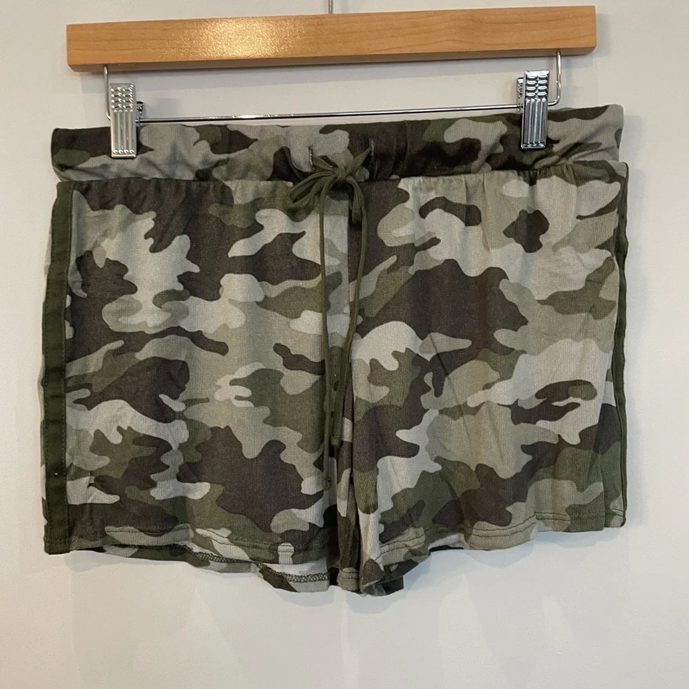 NWT Lucky Brand Women's 4 Piece Pajama Set, Tee, Tank, Short, & Pant Size Small - Picture 4 of 10